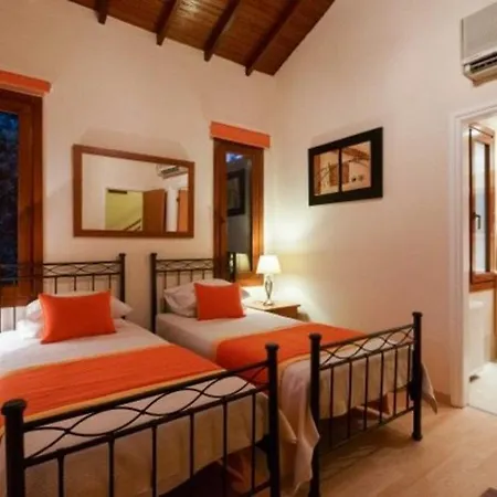 “your Luxury 5 Star With Majestic Golf Course Views″ - Galinios