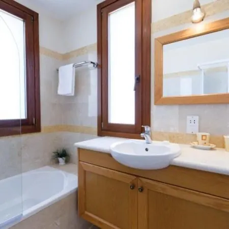 “your Luxury 5 Star With Majestic Golf Course Views″ - Galinios Villa