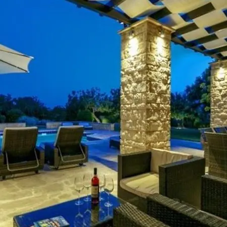 فيلة “your Luxury 5 Star With Majestic Golf Course Views″ - Galinios كوكليا