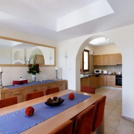“your Luxury 5 Star With Majestic Golf Course Views″ - Galinios *